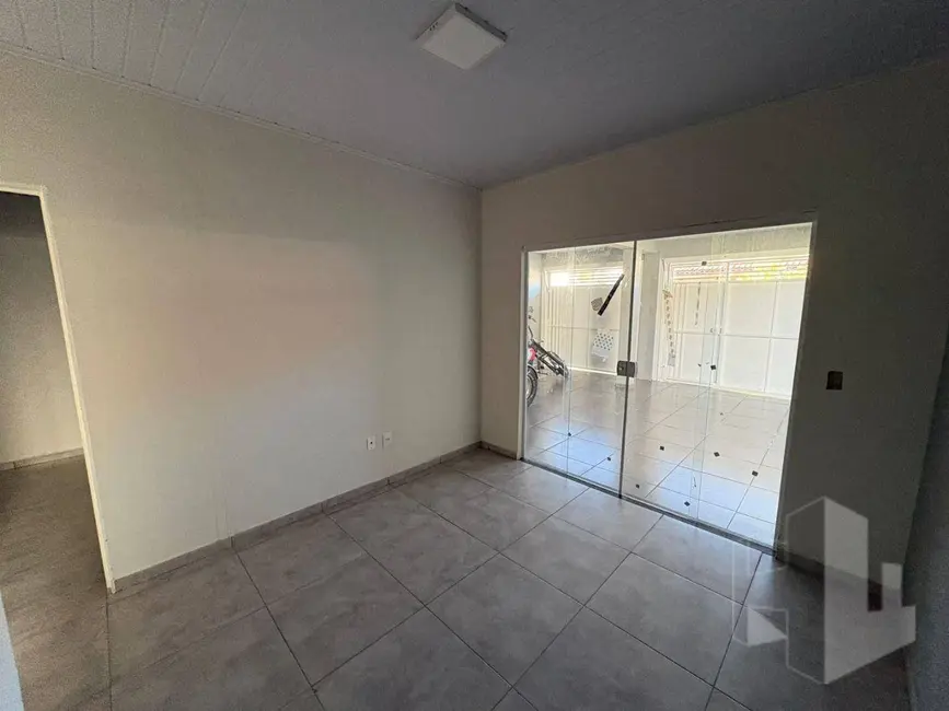 Foto 2 de Casa com 2 quartos à venda, 127m2 em Jardim São Crispim, Jau - SP