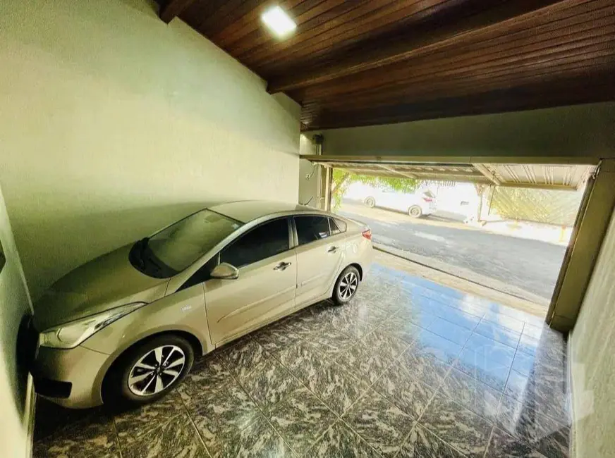 Casa com 2 quartos à venda, 127m2 em Jardim São Crispim, Jau - SP - imagem 1 Foto 1 de Casa com 2 quartos à venda, 127m2 em Jardim São Crispim, Jau - SP