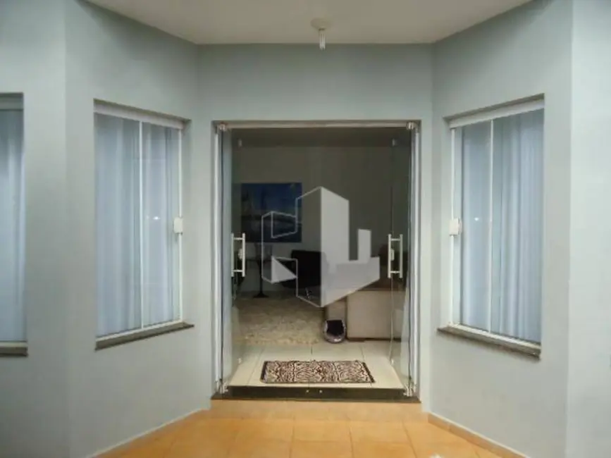 Foto 4 de Casa com 3 quartos à venda e para alugar, 250m2 em Jardim Parati, Jau - SP
