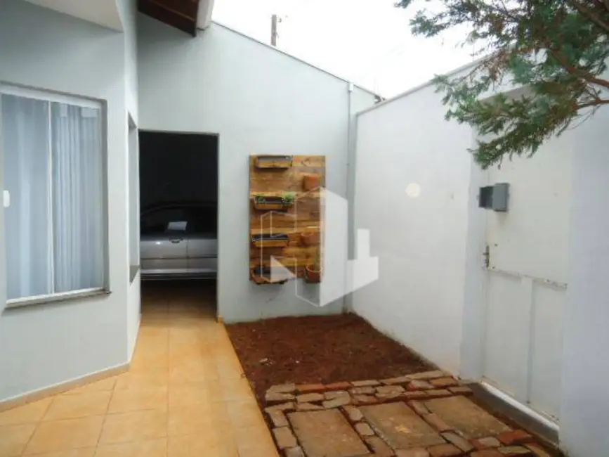 Foto 2 de Casa com 3 quartos à venda e para alugar, 250m2 em Jardim Parati, Jau - SP
