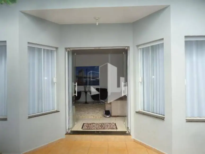 Foto 5 de Casa com 3 quartos à venda e para alugar, 250m2 em Jardim Parati, Jau - SP