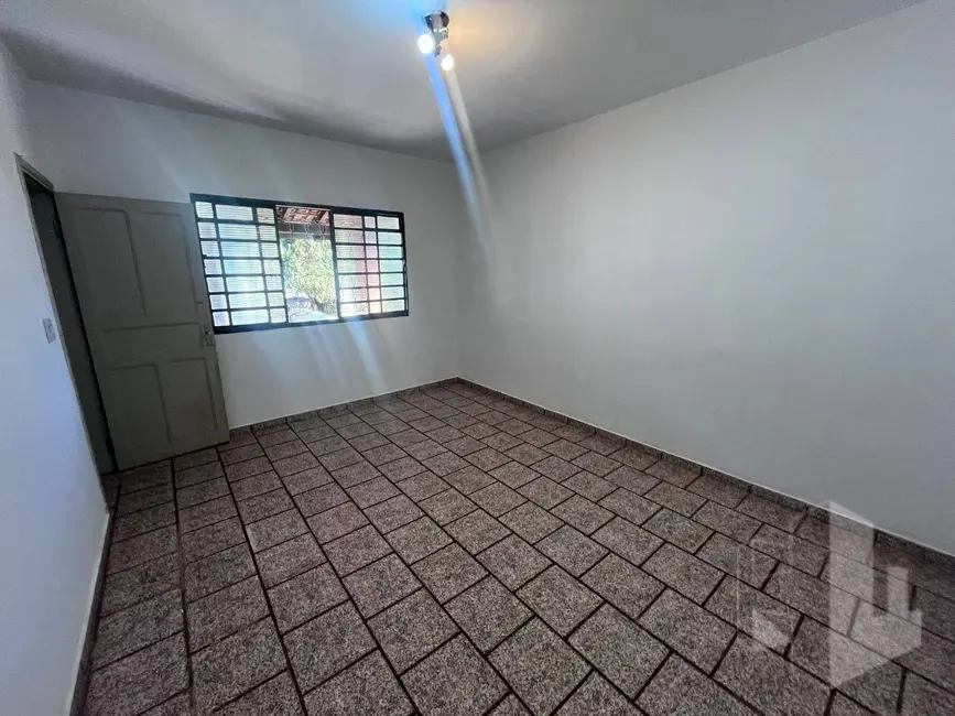 Foto 2 de Chácara com 3 quartos para alugar, 900m2 em Jau - SP