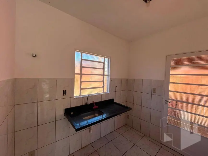 Foto 5 de Casa com 2 quartos à venda e para alugar, 200m2 em Jardim Bela Vista, Jau - SP