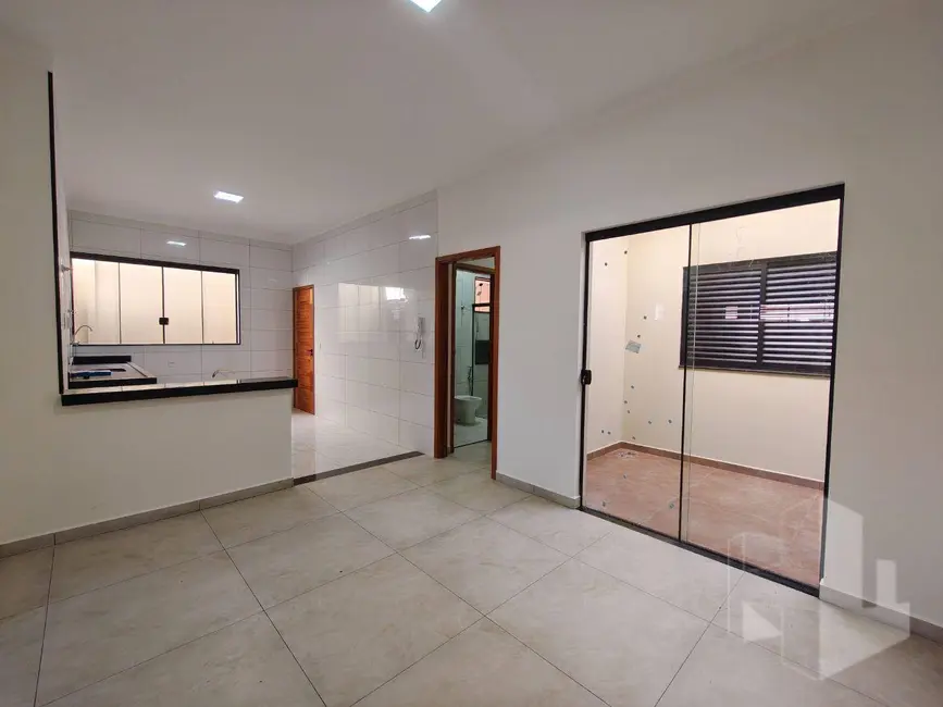 Foto 1 de Casa com 3 quartos à venda e para alugar, 200m2 em Jau - SP