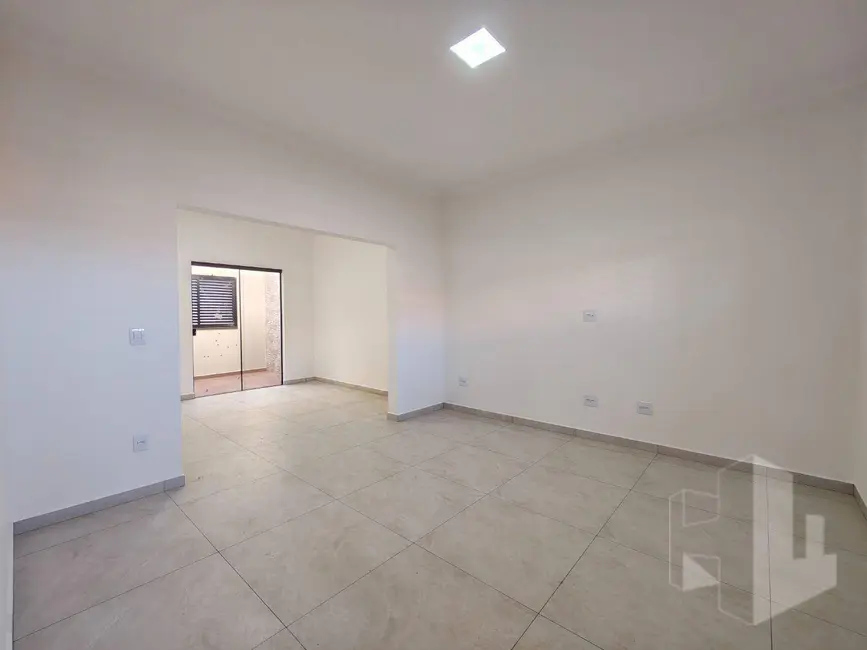 Foto 4 de Casa com 3 quartos à venda e para alugar, 200m2 em Jau - SP
