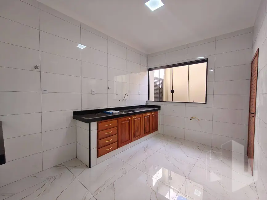 Foto 9 de Casa com 3 quartos à venda e para alugar, 200m2 em Jau - SP