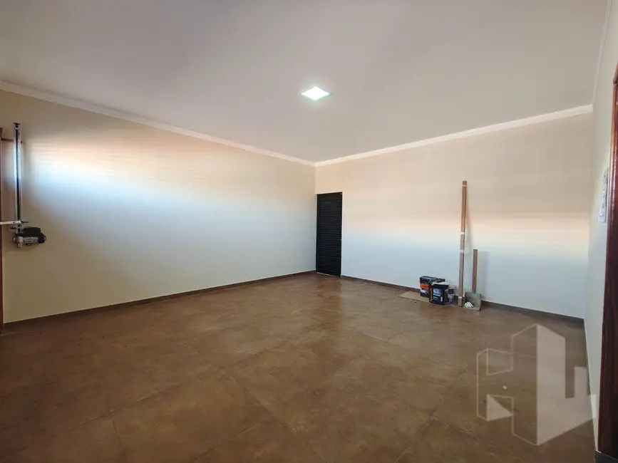 Foto 2 de Casa com 3 quartos à venda e para alugar, 200m2 em Jau - SP