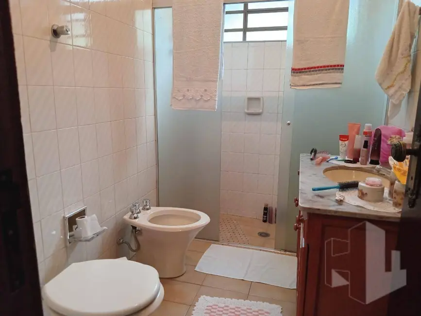 Foto 6 de Casa com 4 quartos à venda, 270m2 em Jardim Estádio, Jau - SP