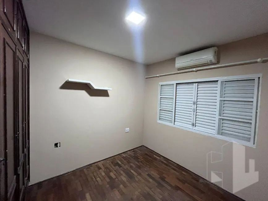 Foto 7 de Casa com 2 quartos para alugar, 20m2 em Jardim Alvorada, Jau - SP