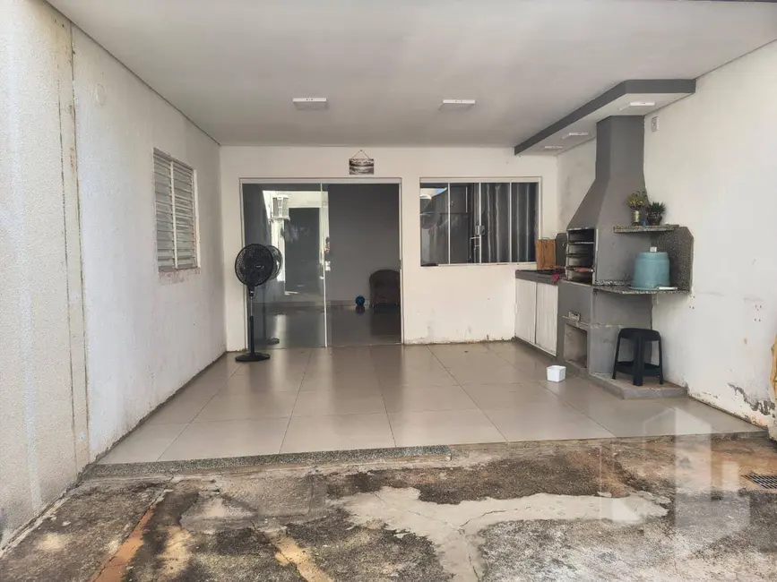 Foto 1 de Casa com 3 quartos à venda, 200m2 em Itapui - SP