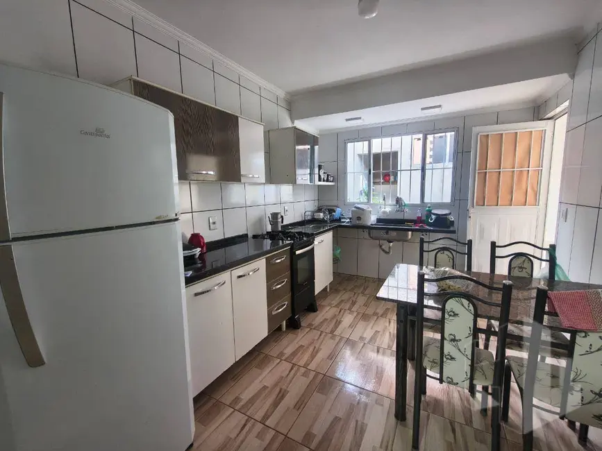 Foto 8 de Casa com 3 quartos à venda, 200m2 em Itapui - SP