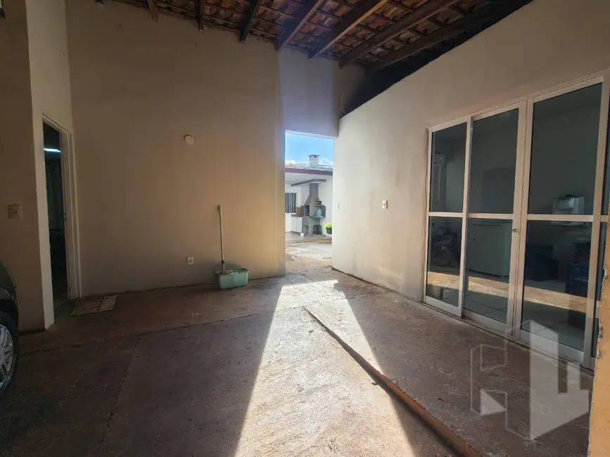 Foto 3 de Casa com 3 quartos à venda, 200m2 em Itapui - SP