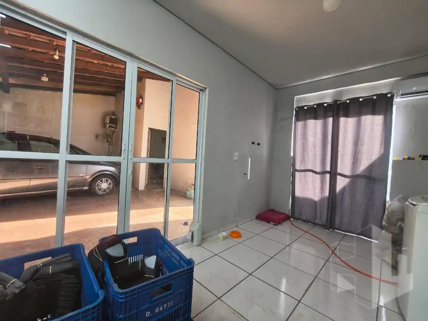 Foto 4 de Casa com 3 quartos à venda, 200m2 em Itapui - SP
