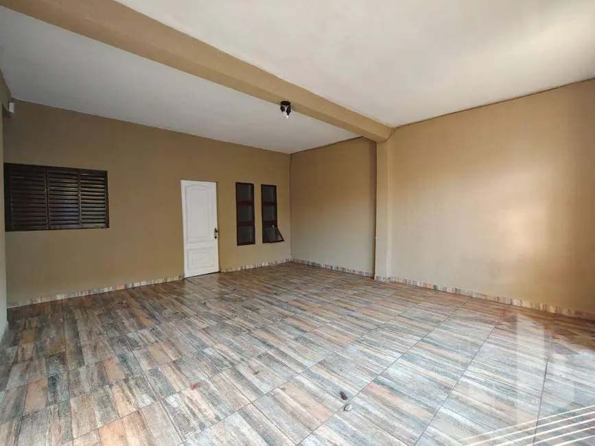 Foto 3 de Casa com 2 quartos para alugar, 140m2 em Jardim Conde Pinhal II, Jau - SP
