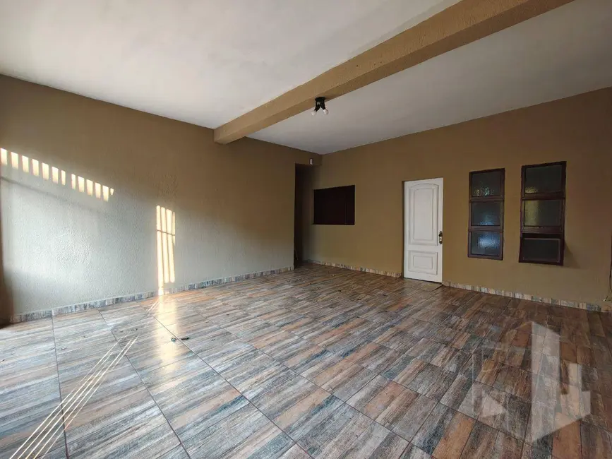 Foto 1 de Casa com 2 quartos para alugar, 140m2 em Jardim Conde Pinhal II, Jau - SP
