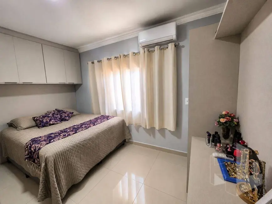 Casa com 3 quartos à venda, 162m2 em Jardim Santa Rosa, Jau - SP - imagem 4 Foto 4 de Casa com 3 quartos à venda, 162m2 em Jardim Santa Rosa, Jau - SP