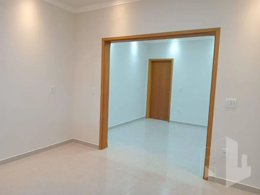 Foto 3 de Casa com 3 quartos à venda, 175m2 em Jardim Dona Emília, Jau - SP