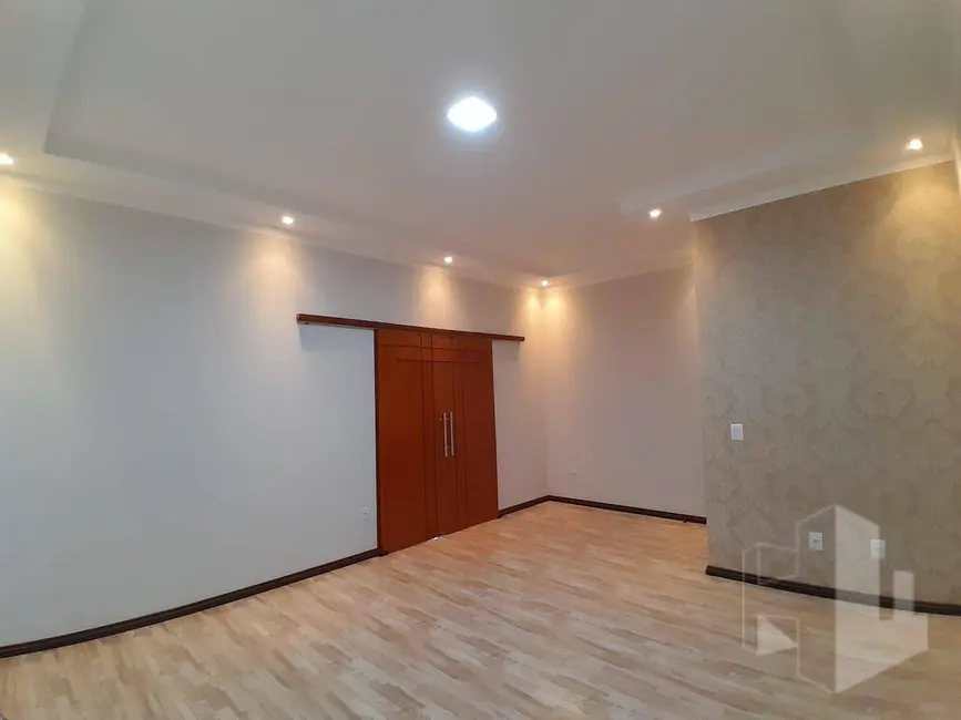 Foto 2 de Casa com 3 quartos à venda, 225m2 em Jardim Dona Emília, Jau - SP
