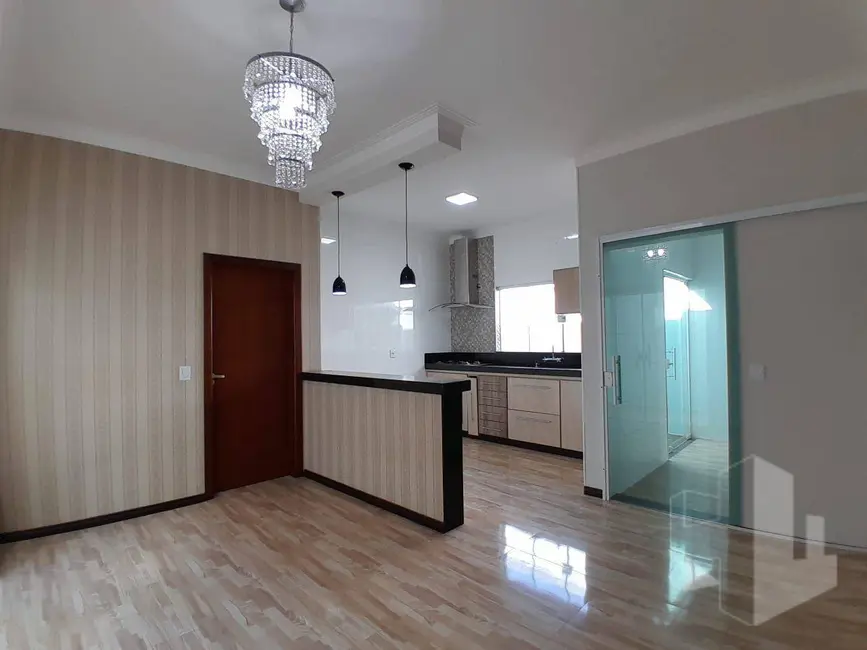 Foto 1 de Casa com 3 quartos à venda, 225m2 em Jardim Dona Emília, Jau - SP