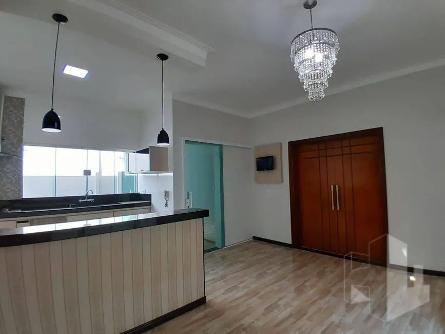 Foto 4 de Casa com 3 quartos à venda, 225m2 em Jardim Dona Emília, Jau - SP