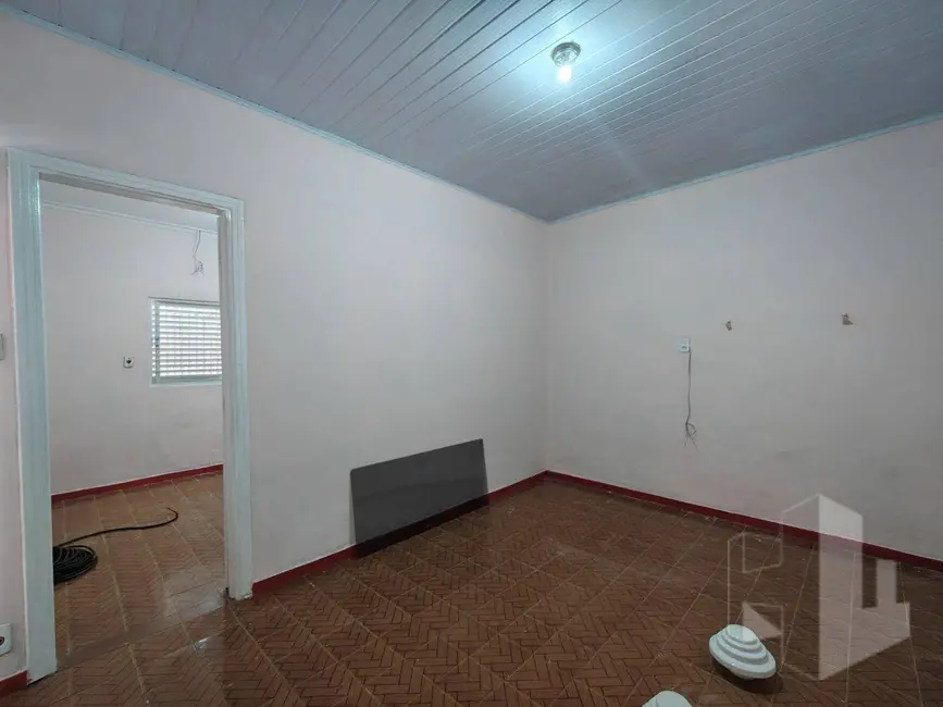 Casa com 3 quartos para alugar, 200m2 em Centro, Jau - SP - imagem 5 Foto 5 de Casa com 3 quartos para alugar, 200m2 em Centro, Jau - SP