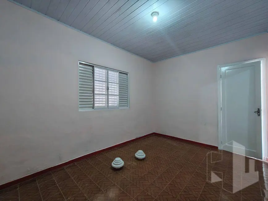 Casa com 3 quartos para alugar, 200m2 em Centro, Jau - SP - imagem 7 Foto 7 de Casa com 3 quartos para alugar, 200m2 em Centro, Jau - SP