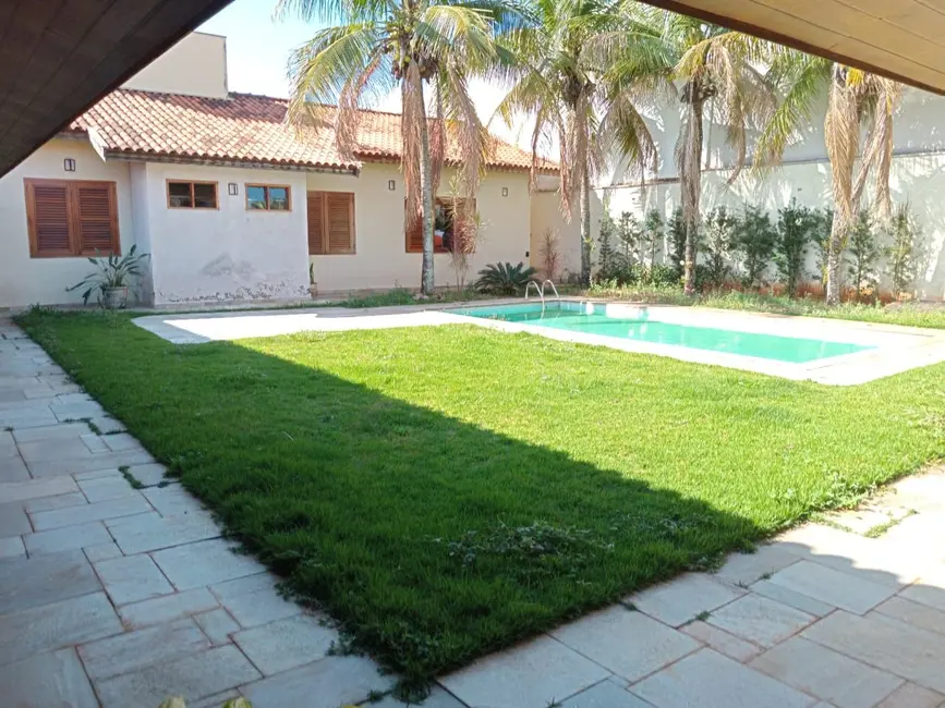 Foto 4 de Casa com 3 quartos à venda, 900m2 em Jardim Alvorada, Jau - SP