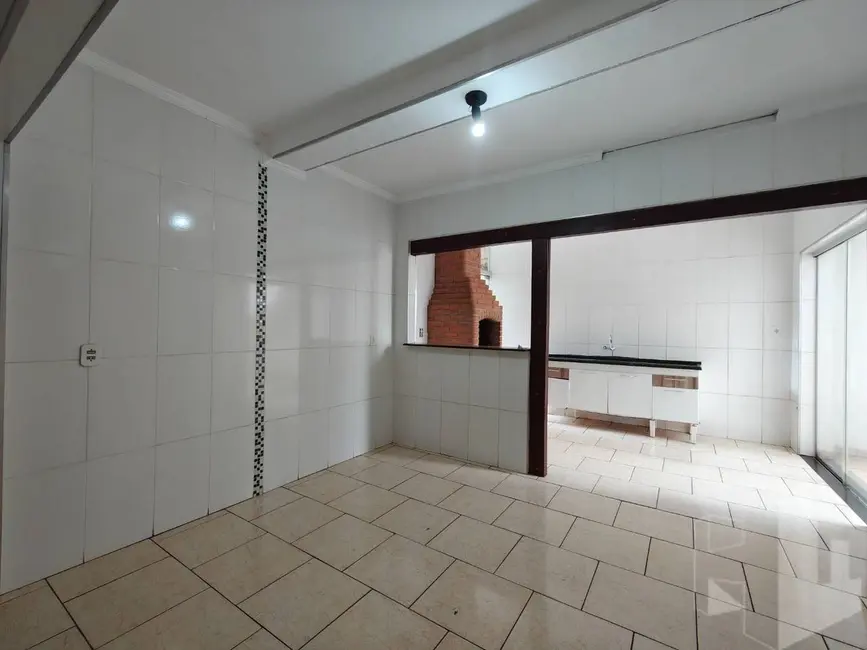 Casa com 3 quartos à venda e para alugar, 140m2 em Jardim Padre Augusto Sani, Jau - SP - imagem 8 Foto 8 de Casa com 3 quartos à venda e para alugar, 140m2 em Jardim Padre Augusto Sani, Jau - SP