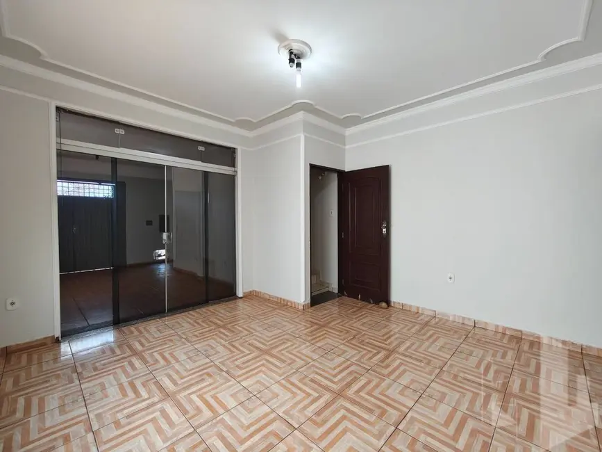 Casa com 3 quartos à venda e para alugar, 140m2 em Jardim Padre Augusto Sani, Jau - SP - imagem 5 Foto 5 de Casa com 3 quartos à venda e para alugar, 140m2 em Jardim Padre Augusto Sani, Jau - SP