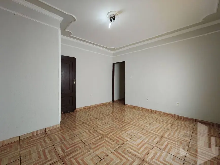 Casa com 3 quartos à venda e para alugar, 140m2 em Jardim Padre Augusto Sani, Jau - SP - imagem 4 Foto 4 de Casa com 3 quartos à venda e para alugar, 140m2 em Jardim Padre Augusto Sani, Jau - SP