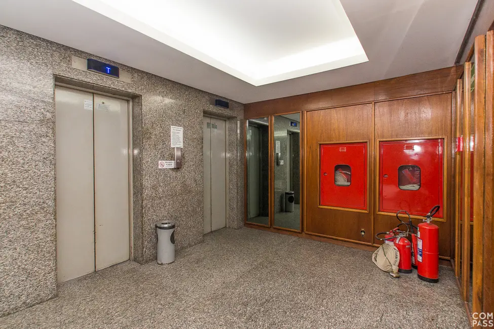 Sala Comercial à venda, 134m2 em Centro Histórico, Porto Alegre - RS - imagem 5 Foto 5 de Sala Comercial à venda, 134m2 em Centro Histórico, Porto Alegre - RS