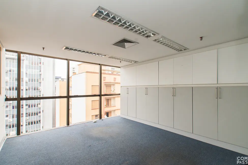 Sala Comercial à venda, 134m2 em Centro Histórico, Porto Alegre - RS - imagem 9 Foto 9 de Sala Comercial à venda, 134m2 em Centro Histórico, Porto Alegre - RS