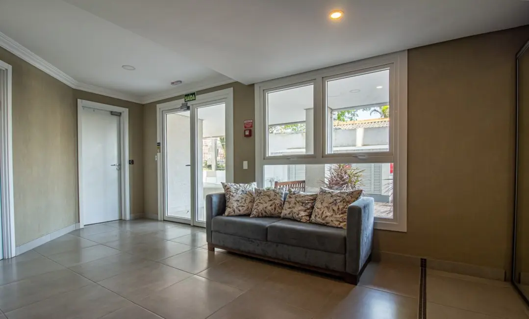 Apartamento com 3 quartos à venda, 85m2 em Santo Antônio, Porto Alegre - RS - imagem 7 Foto 7 de Apartamento com 3 quartos à venda, 85m2 em Santo Antônio, Porto Alegre - RS