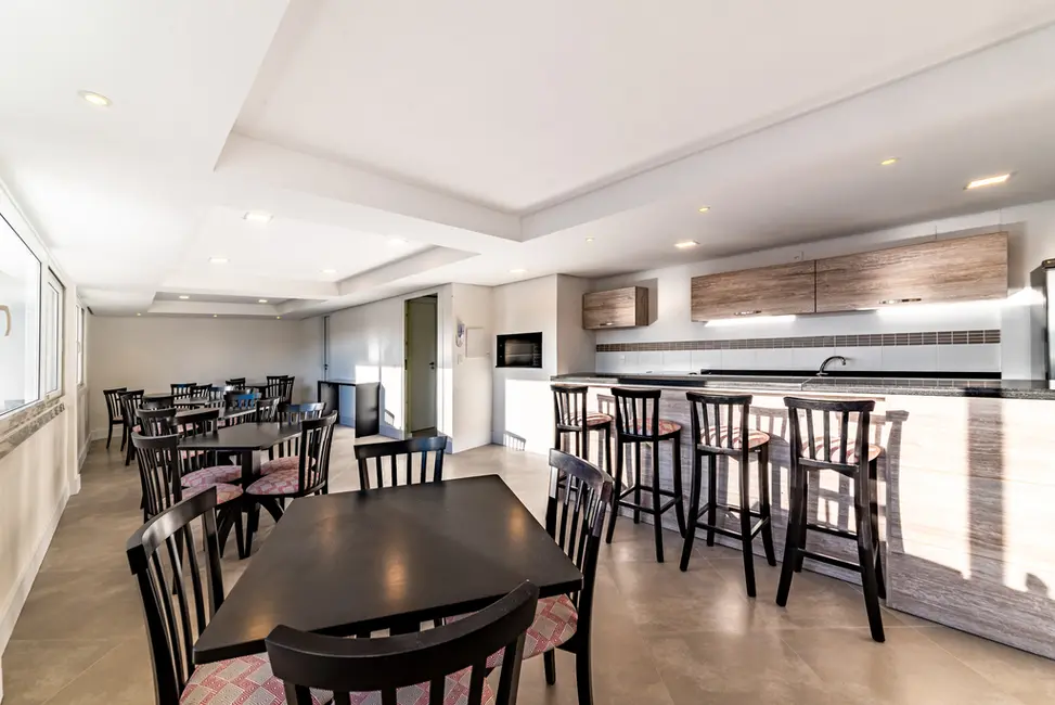 Foto 6 de Apartamento com 2 quartos à venda, 57m2 em Santo Antônio, Porto Alegre - RS