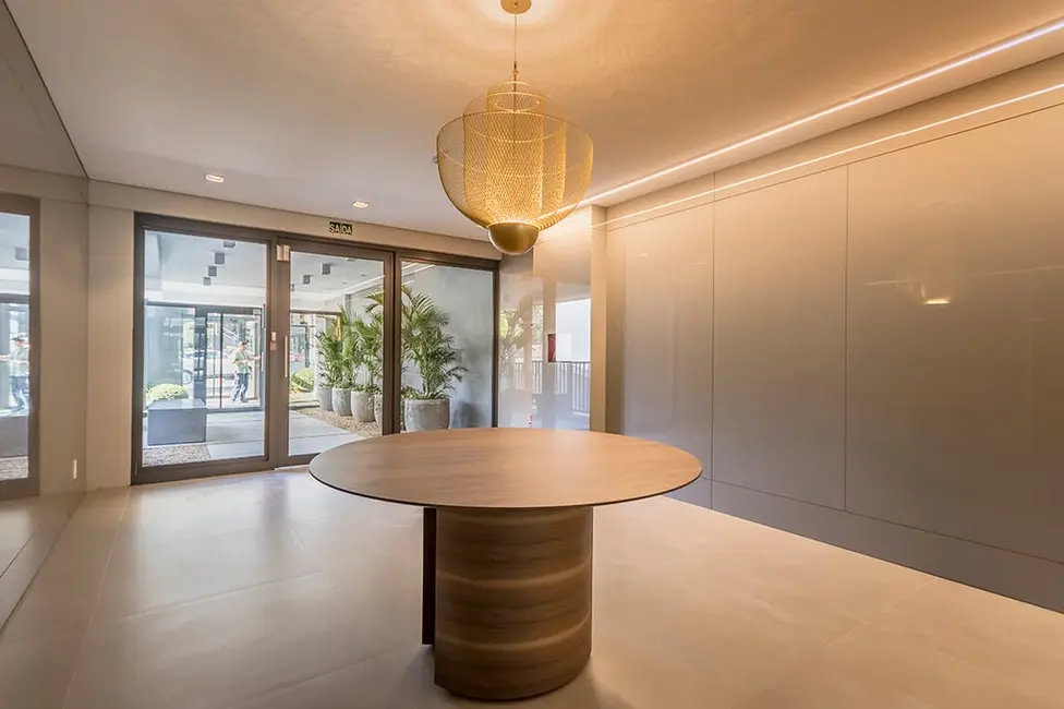Apartamento com 3 quartos à venda, 124m2 em Moinhos de Vento, Porto Alegre - RS - imagem 5 Foto 5 de Apartamento com 3 quartos à venda, 124m2 em Moinhos de Vento, Porto Alegre - RS