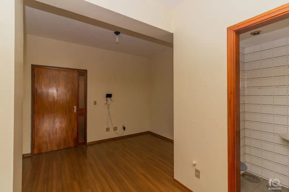 Sala Comercial à venda, 39m2 em Independência, Porto Alegre - RS - imagem 9 Foto 9 de Sala Comercial à venda, 39m2 em Independência, Porto Alegre - RS