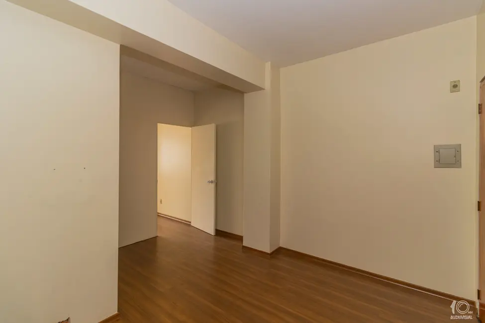 Sala Comercial à venda, 39m2 em Independência, Porto Alegre - RS - imagem 7 Foto 7 de Sala Comercial à venda, 39m2 em Independência, Porto Alegre - RS