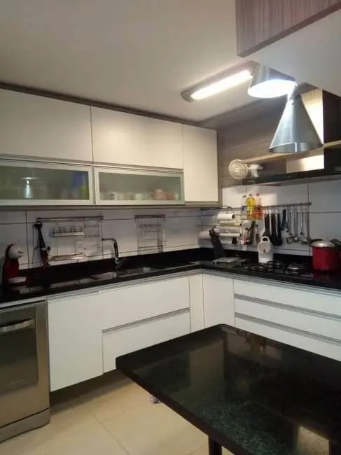 Casa de Condomínio com 3 quartos à venda, 168m2 em Santo Antônio, Porto Alegre - RS - imagem 3 Foto 3 de Casa de Condomínio com 3 quartos à venda, 168m2 em Santo Antônio, Porto Alegre - RS