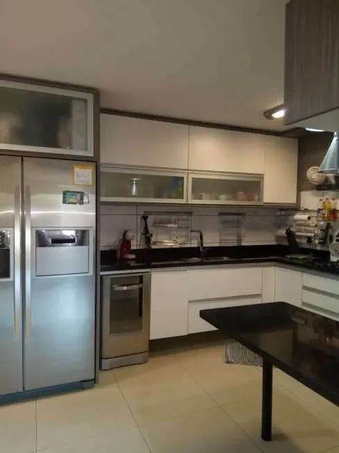 Casa de Condomínio com 3 quartos à venda, 168m2 em Santo Antônio, Porto Alegre - RS - imagem 4 Foto 4 de Casa de Condomínio com 3 quartos à venda, 168m2 em Santo Antônio, Porto Alegre - RS