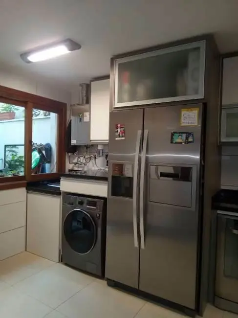 Casa de Condomínio com 3 quartos à venda, 168m2 em Santo Antônio, Porto Alegre - RS - imagem 6 Foto 6 de Casa de Condomínio com 3 quartos à venda, 168m2 em Santo Antônio, Porto Alegre - RS