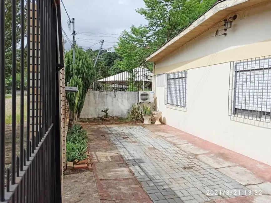 Foto 2 de Casa com 2 quartos à venda, 130m2 em Cavalhada, Porto Alegre - RS