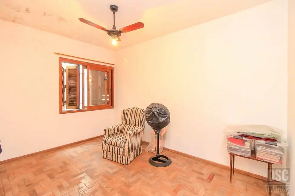 Casa com 3 quartos à venda, 299m2 em Glória, Porto Alegre - RS - imagem 8 Foto 8 de Casa com 3 quartos à venda, 299m2 em Glória, Porto Alegre - RS