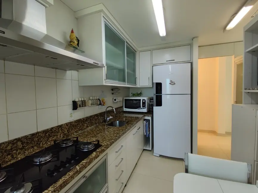 Apartamento com 3 quartos à venda, 84m2 em Jardim Botânico, Porto Alegre - RS - imagem 8 Foto 8 de Apartamento com 3 quartos à venda, 84m2 em Jardim Botânico, Porto Alegre - RS