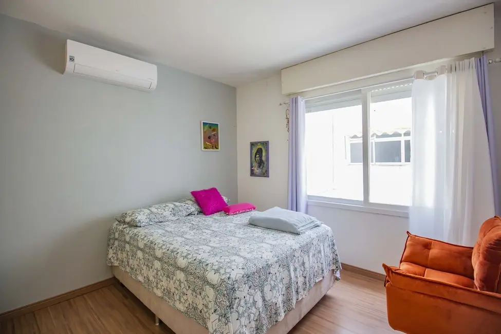 Foto 3 de Apartamento com 2 quartos à venda, 55m2 em Menino Deus, Porto Alegre - RS