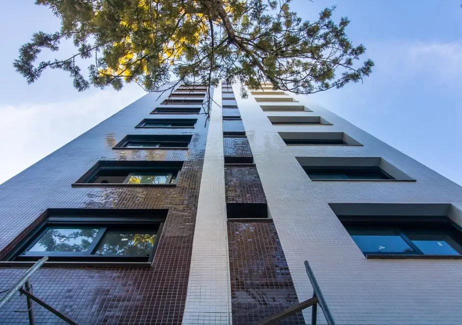 Apartamento com 3 quartos à venda, 107m2 em Bela Vista, Porto Alegre - RS - imagem 7 Foto 7 de Apartamento com 3 quartos à venda, 107m2 em Bela Vista, Porto Alegre - RS