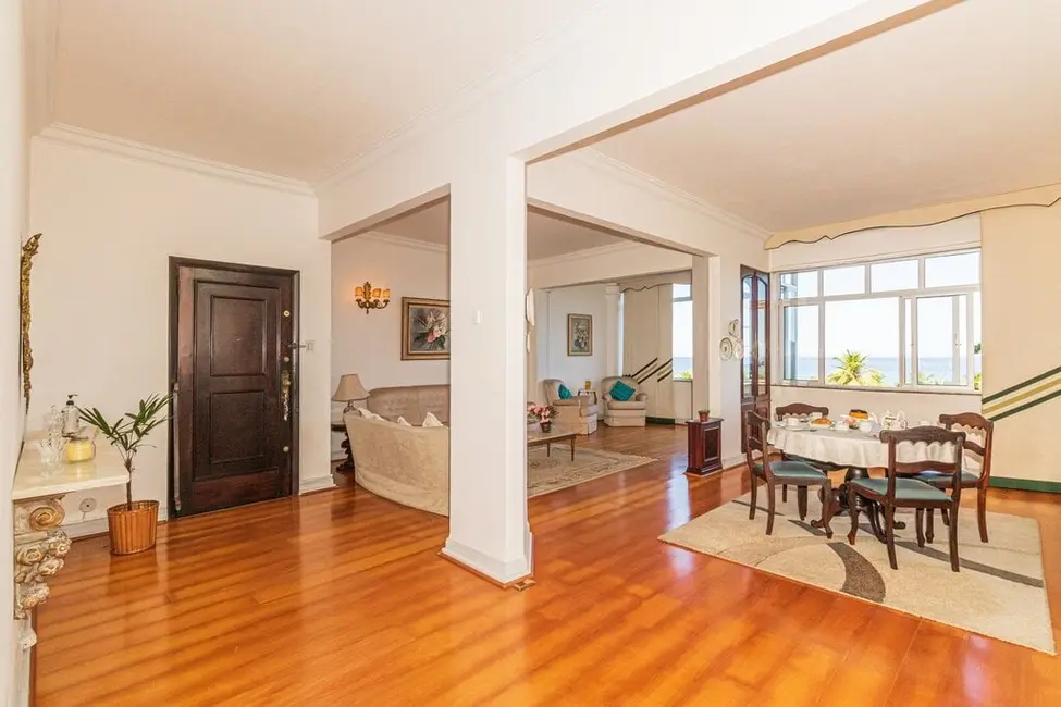 Apartamento com 3 quartos à venda, 192m2 em Copacabana, Rio De Janeiro - RJ - imagem 2 Foto 2 de Apartamento com 3 quartos à venda, 192m2 em Copacabana, Rio De Janeiro - RJ