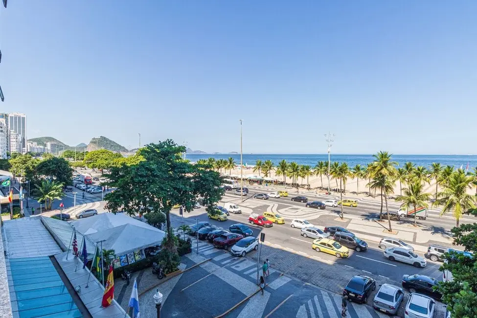 Apartamento com 3 quartos à venda, 192m2 em Copacabana, Rio De Janeiro - RJ - imagem 9 Foto 9 de Apartamento com 3 quartos à venda, 192m2 em Copacabana, Rio De Janeiro - RJ