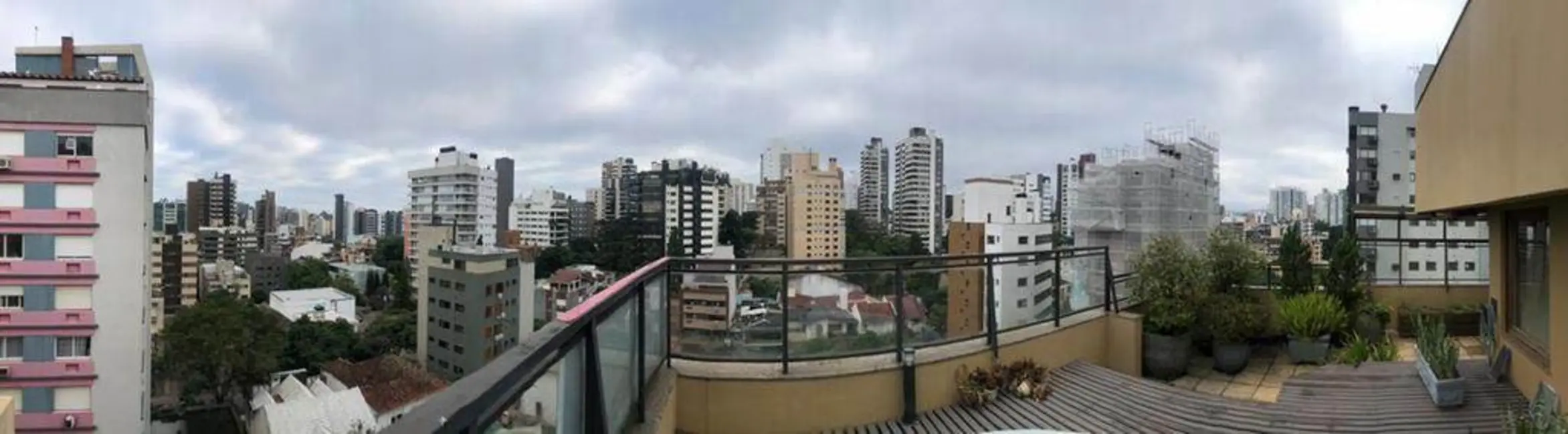 Cobertura com 4 quartos à venda, 214m2 em Petrópolis, Porto Alegre - RS - imagem 4 Foto 4 de Cobertura com 4 quartos à venda, 214m2 em Petrópolis, Porto Alegre - RS