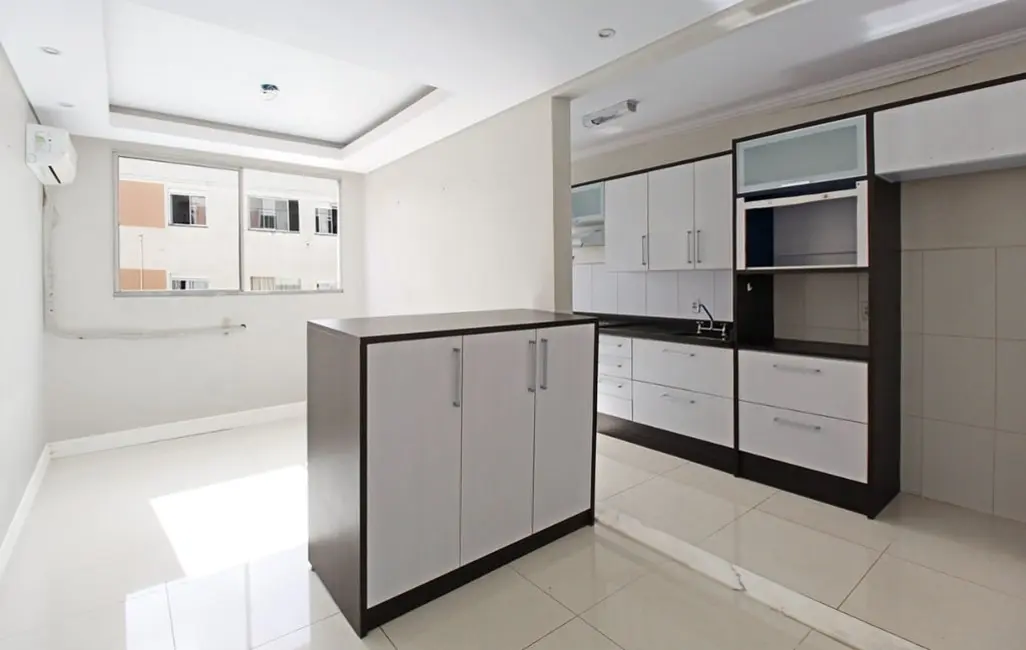 Foto 3 de Apartamento com 2 quartos à venda, 83m2 em Jardim Itu, Porto Alegre - RS