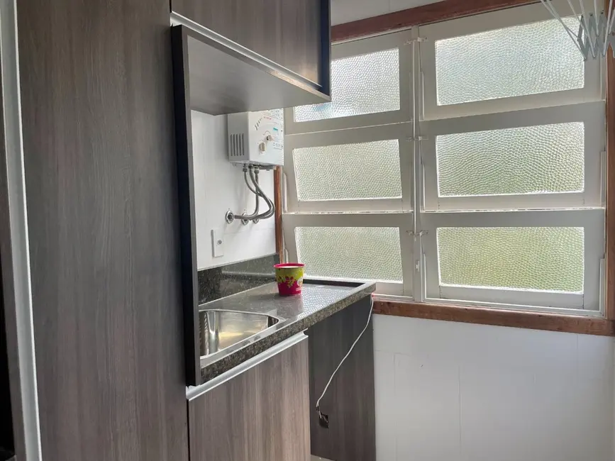 Apartamento com 2 quartos à venda, 63m2 em Teresópolis, Porto Alegre - RS - imagem 7 Foto 7 de Apartamento com 2 quartos à venda, 63m2 em Teresópolis, Porto Alegre - RS